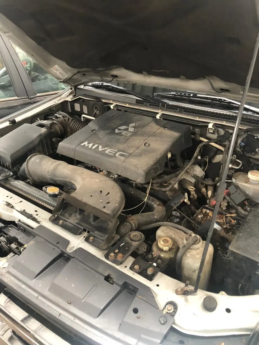 LOTE 000 - Pajero HPE 3.8 G 2007/2008, cor: prata.