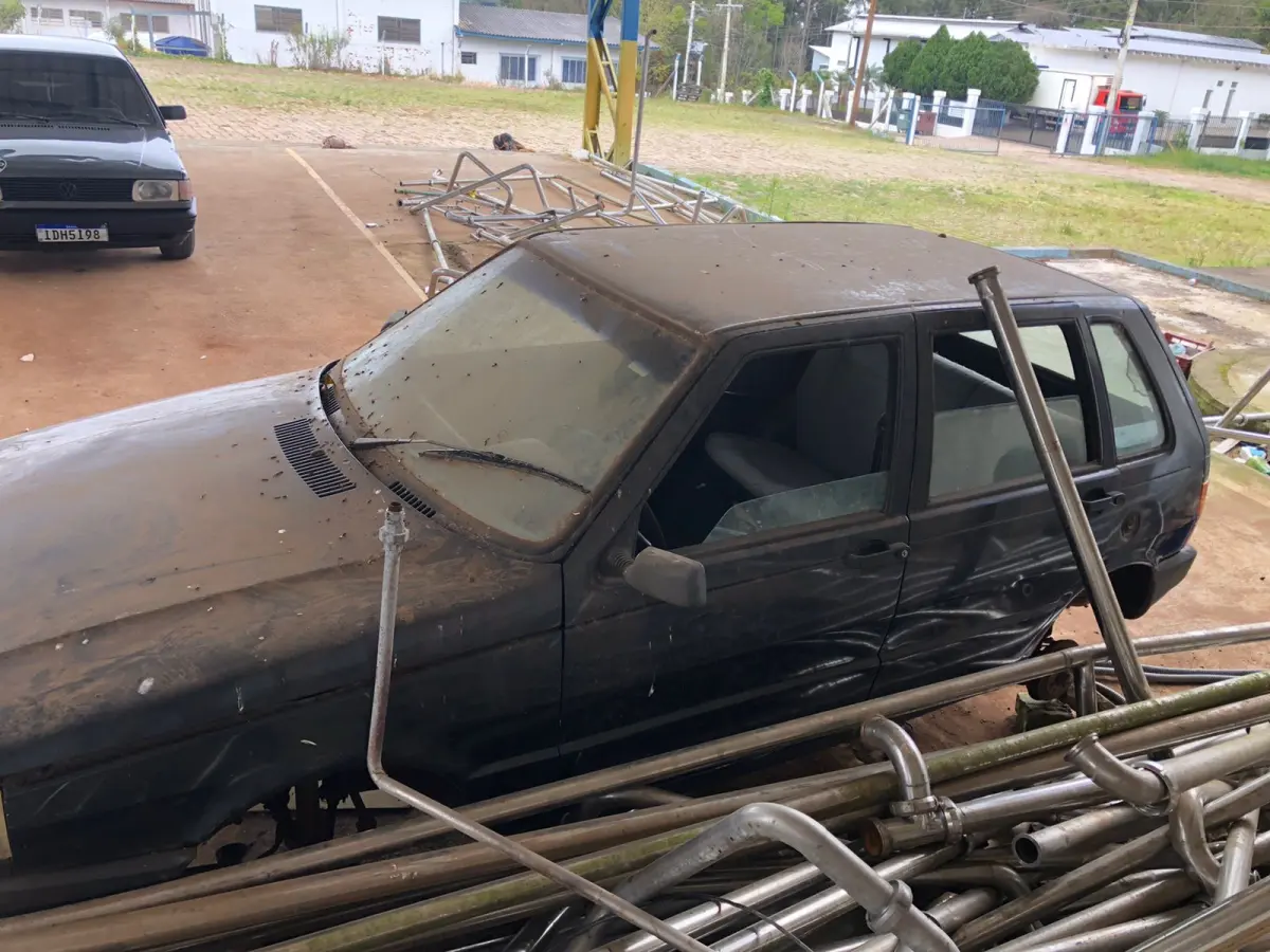 LOTE 000 - SILOS DE INOX – CALDEIRAS – TANQUES 100MIL L – BALANÇA RODOVIÁRIA – RESERVATÓRIO DE ÁGUA – UNO MILLE 95/96