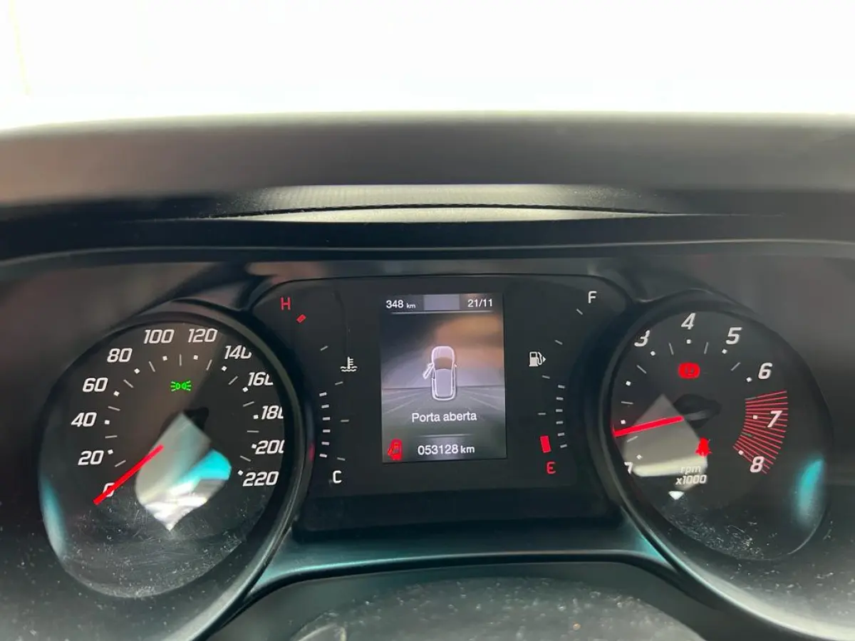 LOTE 000 - Fiat/Argo Drive 1.0, cor vermelha