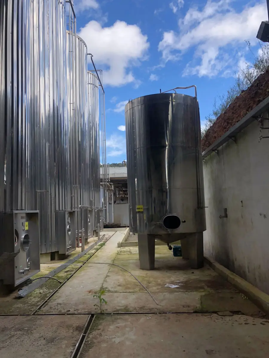 LOTE 000 - SILOS DE INOX – CALDEIRAS – TANQUES 100MIL L – BALANÇA RODOVIÁRIA – RESERVATÓRIO DE ÁGUA – UNO MILLE 95/96