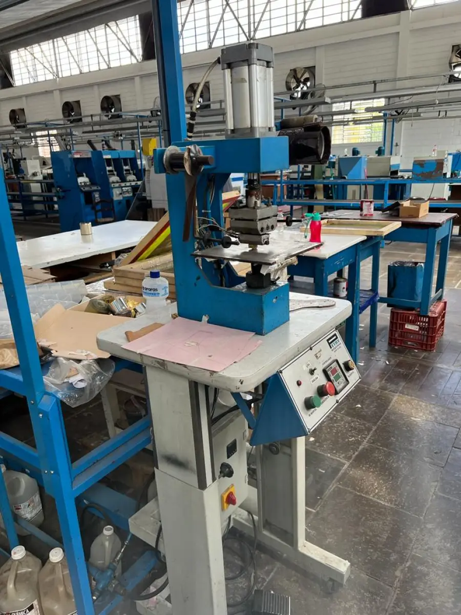 LOTE 019 - maquina de carimbar Petry