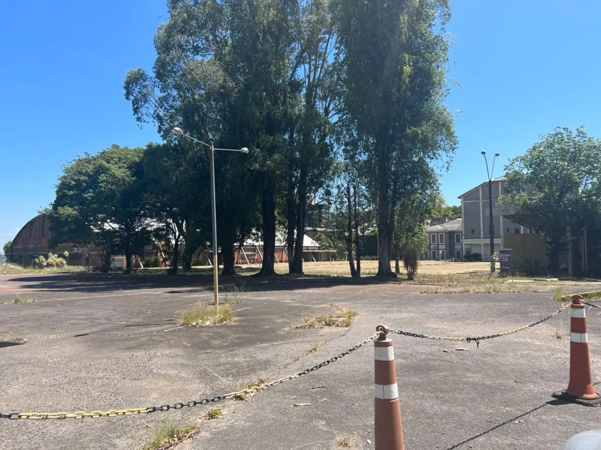 LOTE 001 - GRANDE IMÓVEL COM 46.624,57M2  PODENDO USAR 31.863,57m² NA RUA CEL JOAQUIM PEDRO SALGADO 80, PORTO ALEGRE (ver área aproveitavel)l)