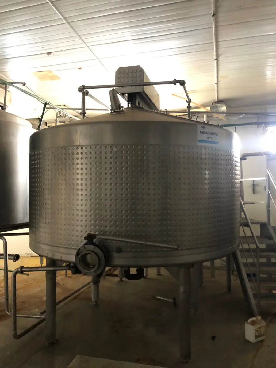 LOTE 000 - SILOS DE INOX – CALDEIRAS – TANQUES 100MIL L – BALANÇA RODOVIÁRIA – RESERVATÓRIO DE ÁGUA – UNO MILLE 95/96