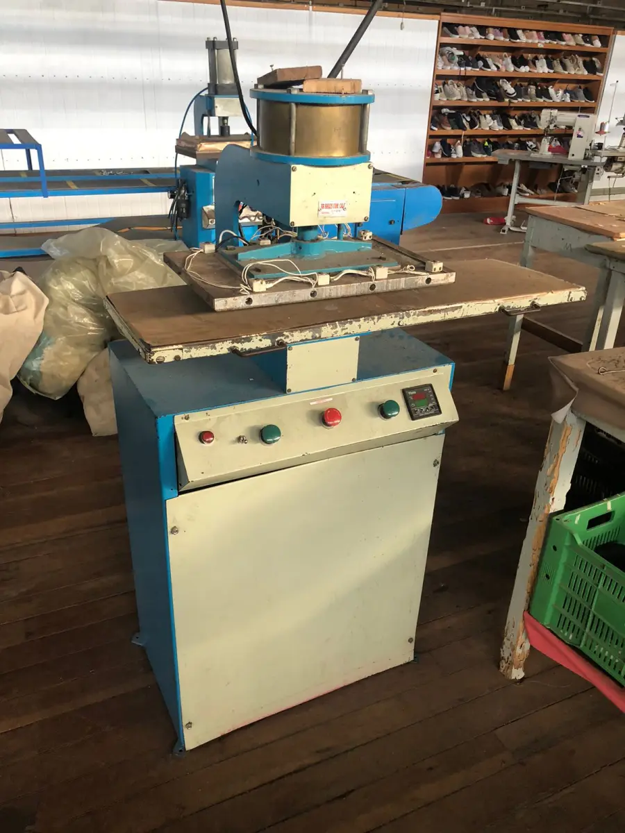 LOTE 196 - Prensa quente chapa grande