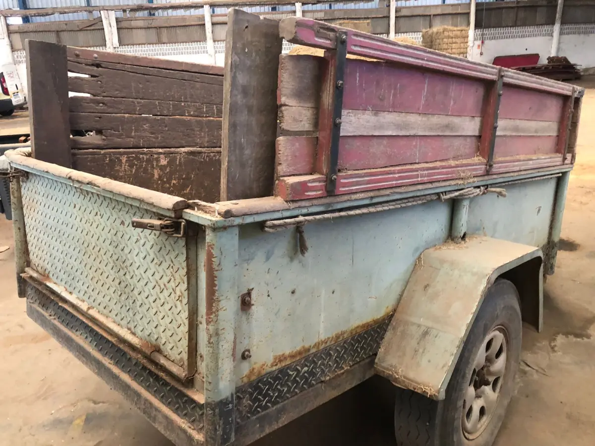 LOTE 016 - REBOQUE P/ CARRO ADAPTADO S/ PLACA