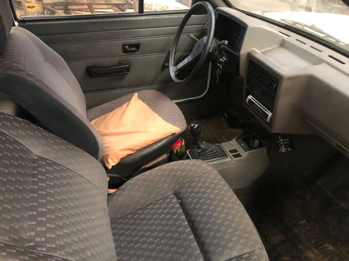 LOTE 015 - "VEÍCULO VW GOL 1000, ANO 1993/1994, BRANCO, PLACAS IHN-5386"