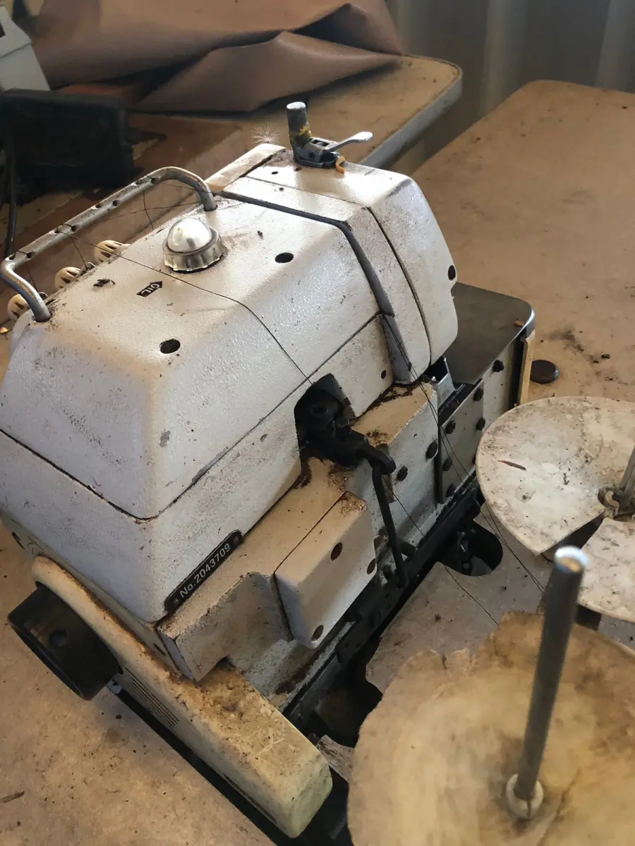 LOTE 236 - Máquina de bordado