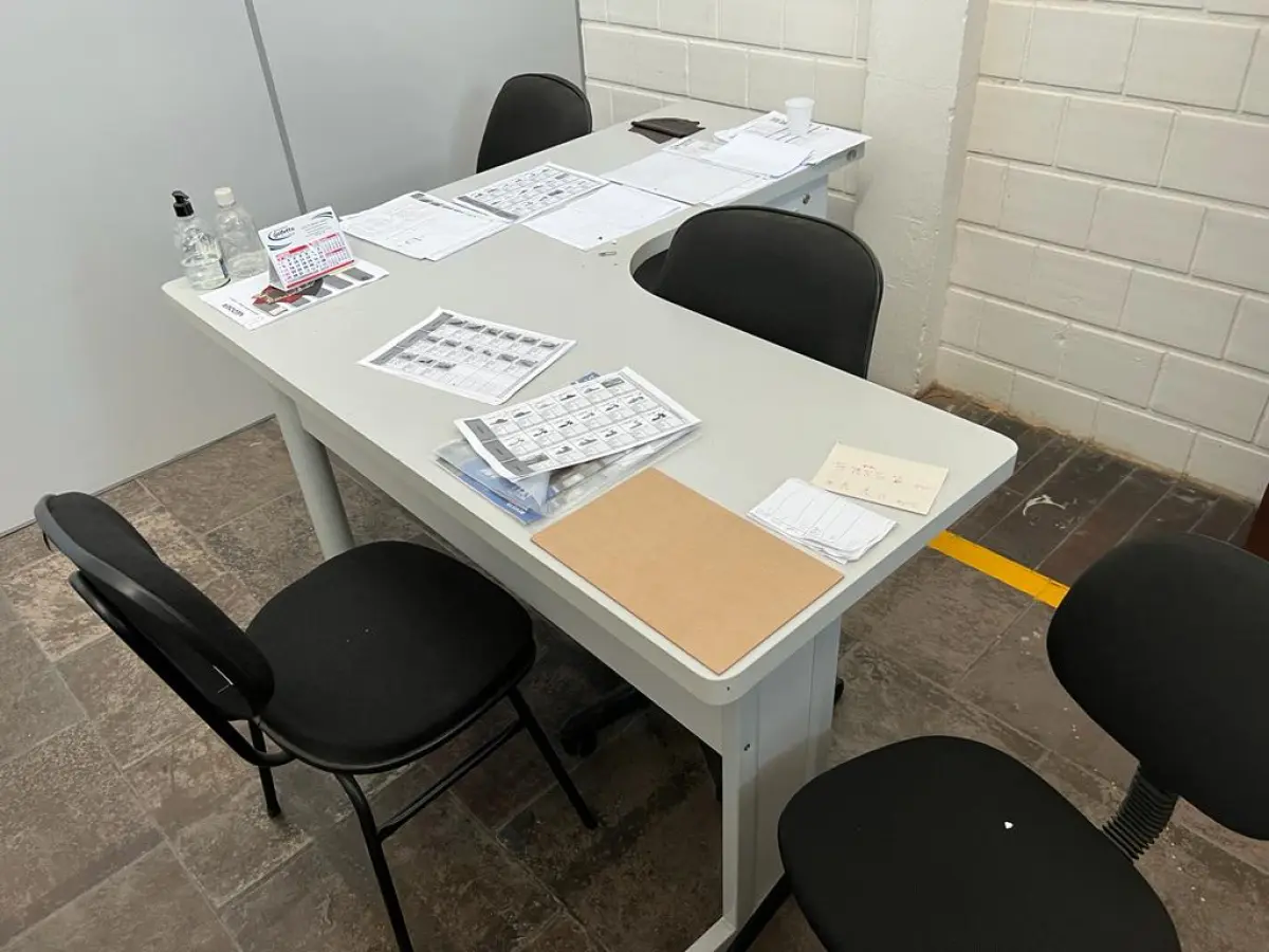 LOTE 131 - lote de aprox. 22 cadeiras de escritório