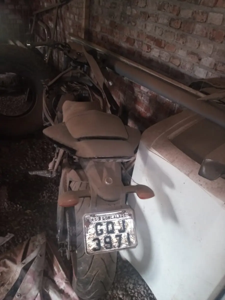 LOTE 000 - SUCATA DE MOTO JTA/SUZUKI