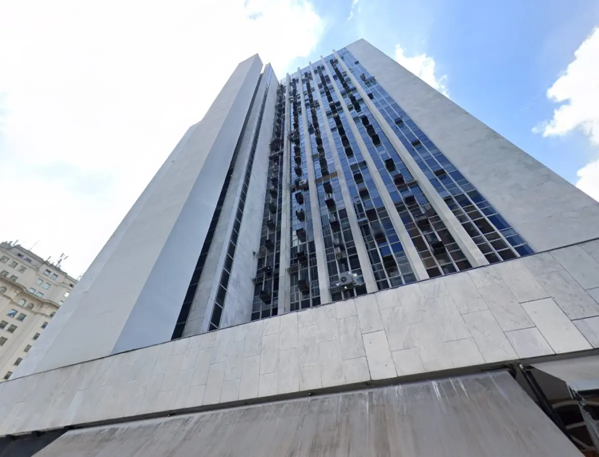 LOTE 006 - Imóvel 6: O conjunto nº 516 no 5º andar do Ed. Sir Winston Churchill, na Alameda Santos 799