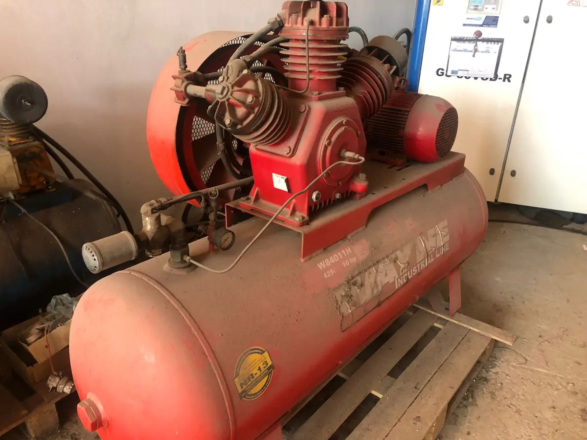 LOTE 144 - Comprassor Wayne 425l 10hp W84011H