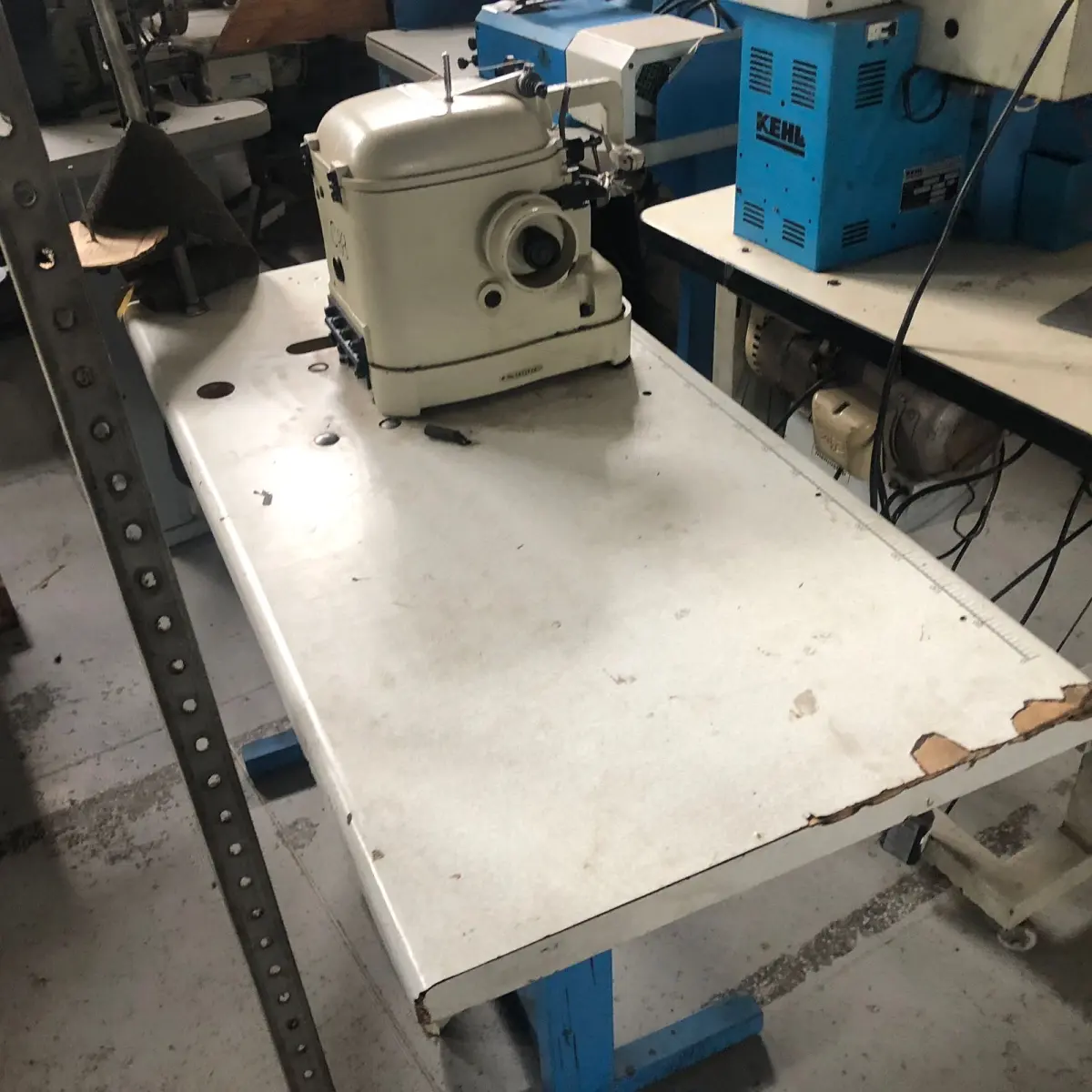 LOTE 120 - maquina de costura overlock