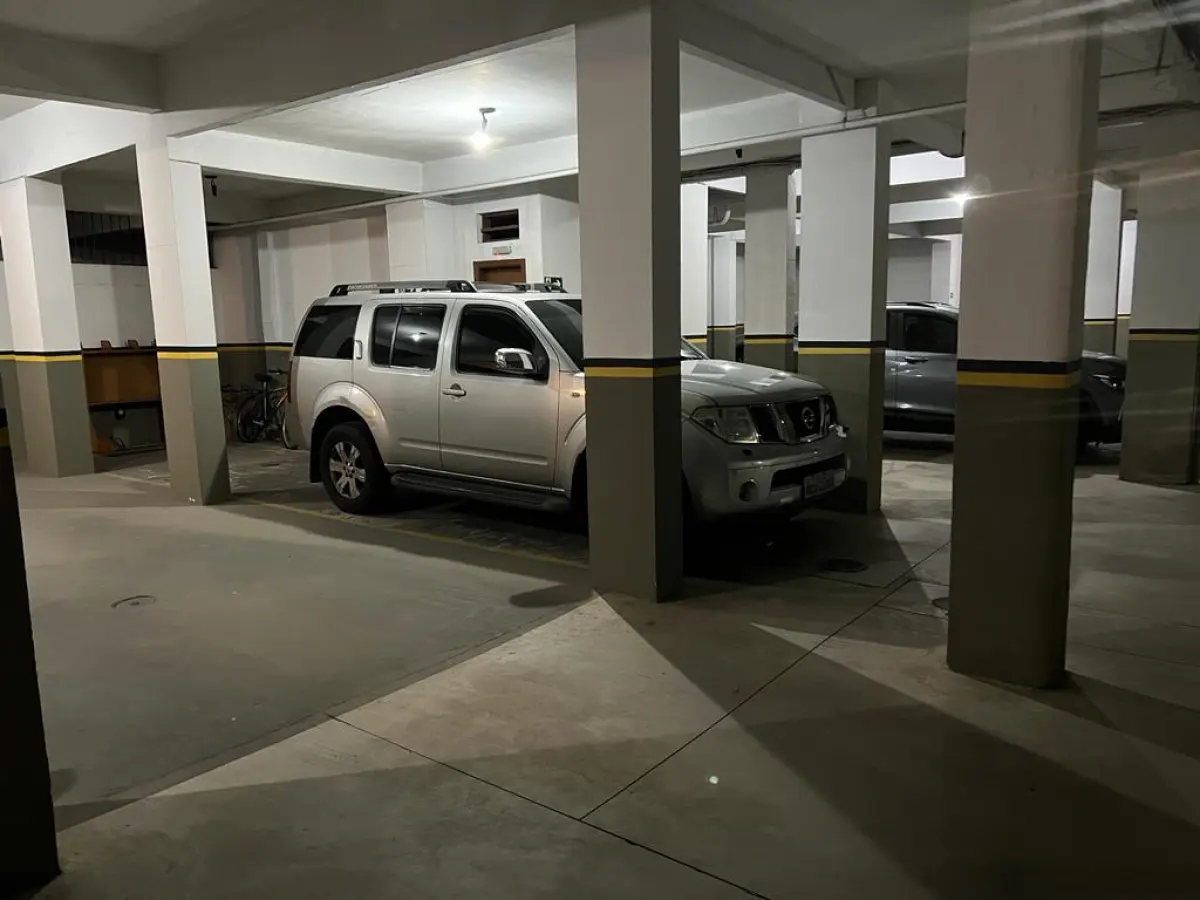 LOTE 000 - APTO. 530m2 COBERTURA E BOXES p/3 CARROS. Recebemos a proposta nas seguintes condições: R$ 790.000,00: Entrada de 25% Saldo em 30 vezes mensais com correção do igpm, Com a condição de haver despacho na homologação de imissão de posse do bem arrematado. Garantia do próprio imóvel no parcelamento conforme o CPC. OBS: ESSE LEILOEIRO VAI ABRIR O LEILÃO COM ESSE PROPOSTA NOTIFICANDO TODOS OS INTERSSADOS LOGADOS, PARA DEPOIS APRESENTAR EM JUIZO O RESULTADO DO LEILÃO