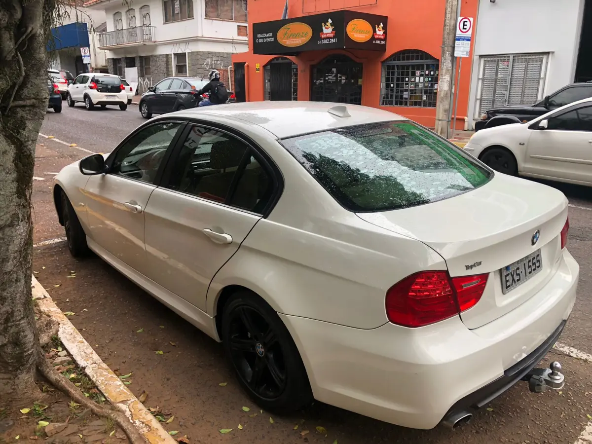 LOTE 000 - VEÍCULO I/BMW 318IA 2.0, 2011/2012