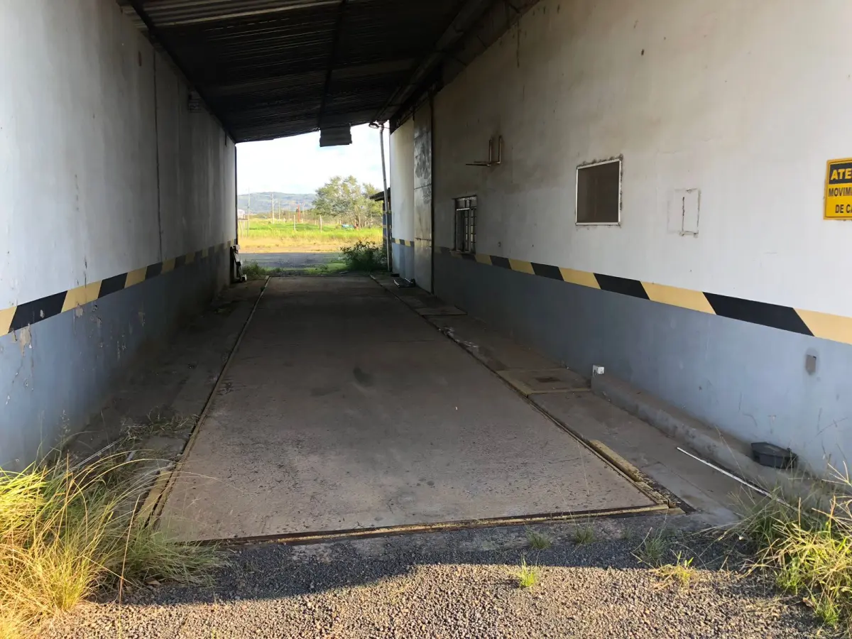 LOTE 001 - 15.000m2 FRENTE BR116 EM GUAIBA - PAVILHÃO E ESTRUTURA PARA  BENEFICIAMENTO DE GRÃOS