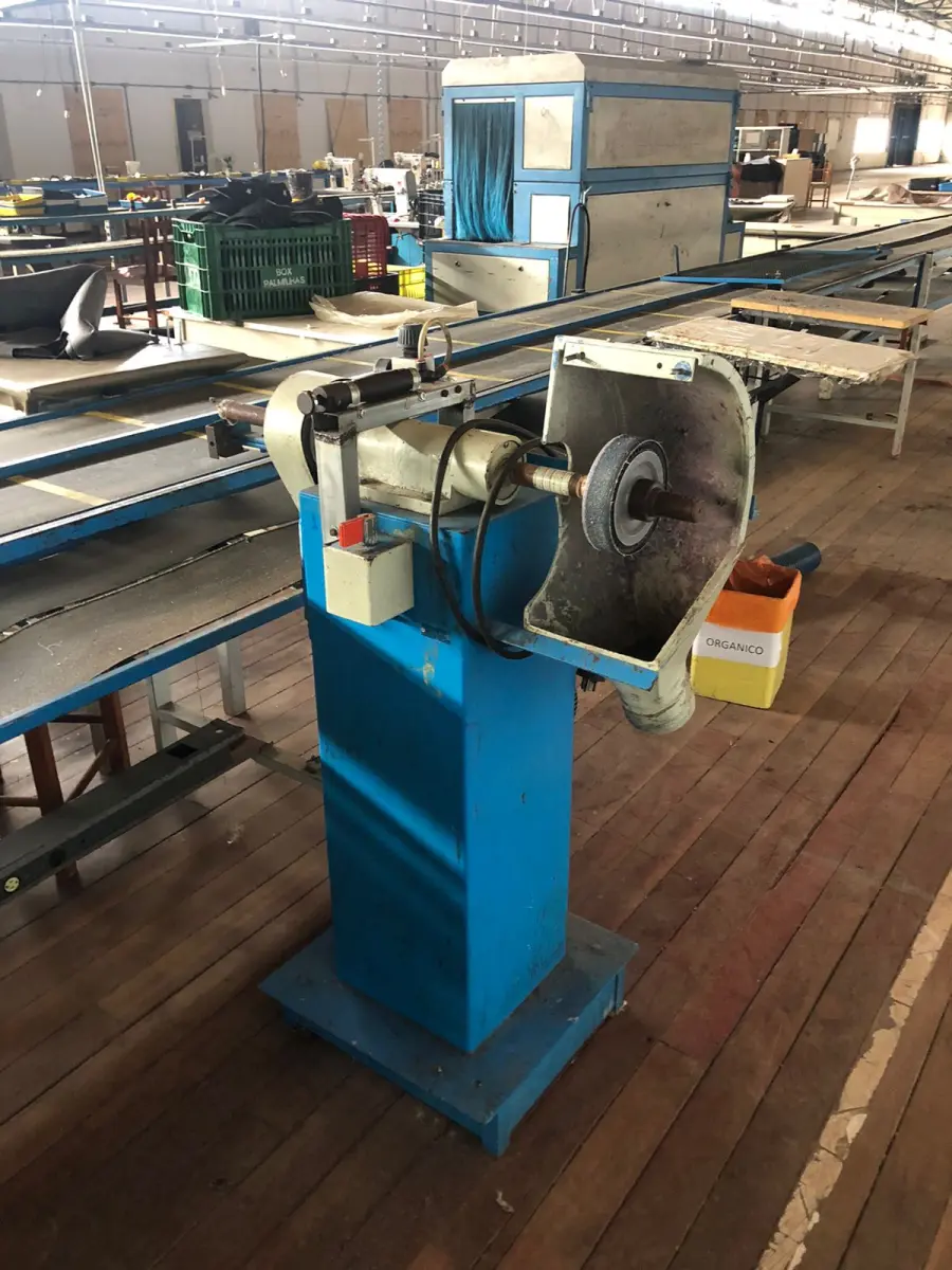 LOTE 212 - Lixadeira simples