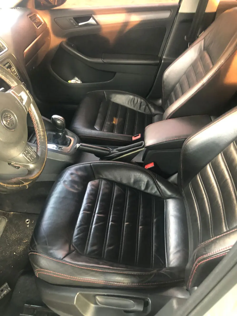 LOTE 002 - Veículo VW Volkswagen Jetta Highline 2.0 TSI 16v 4p Tiptronic, fabricação/modelo 2011/2011