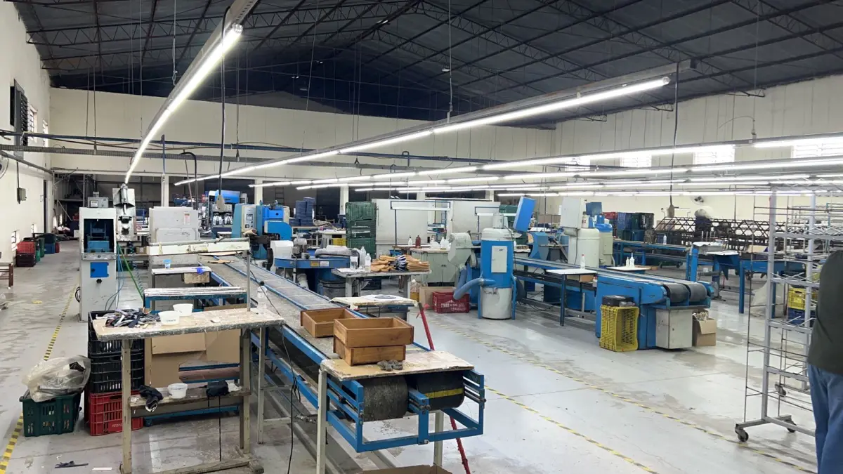 LOTE 001 - LOTE ENGLOBADO DE TODAS AS MAQUINAS QUE ESTAO EM PAROBÉ  - ESSE LOTE POSSUI PREFERENCIA SOBRE OS INDIVIDUAIS