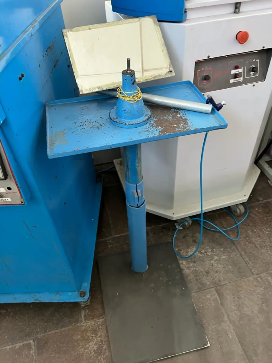 LOTE 125 - torninho de pino