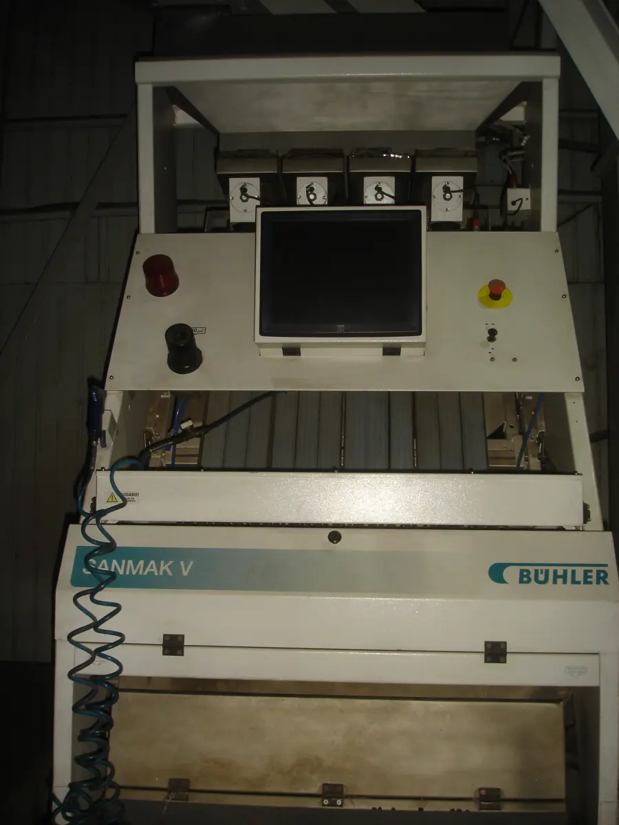 LOTE 004 - classificadora otica de graos Buhler Sanmak V com silo pequeno