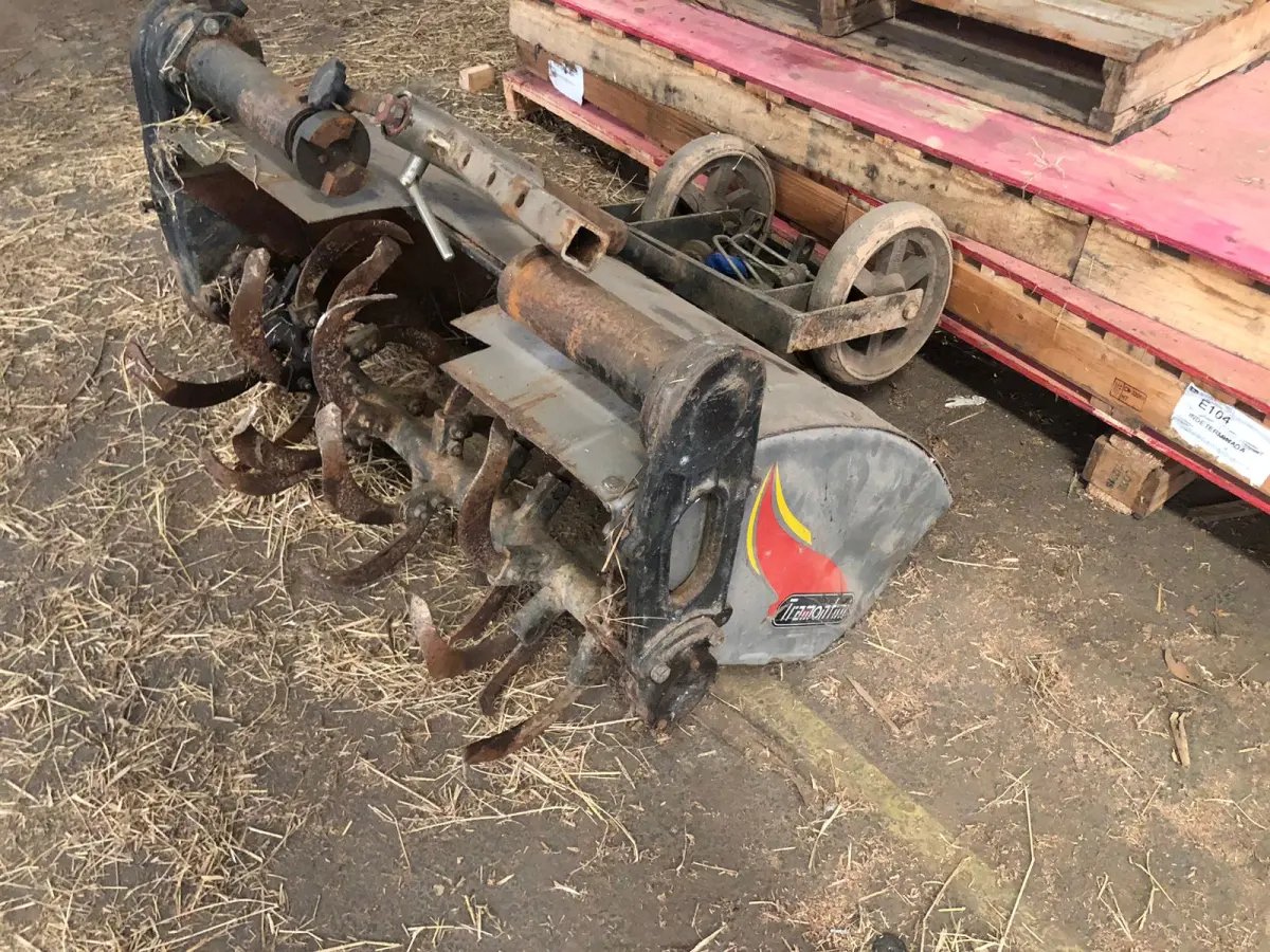 LOTE 003 - ENXADA ROTATIVA TRAMONTINI