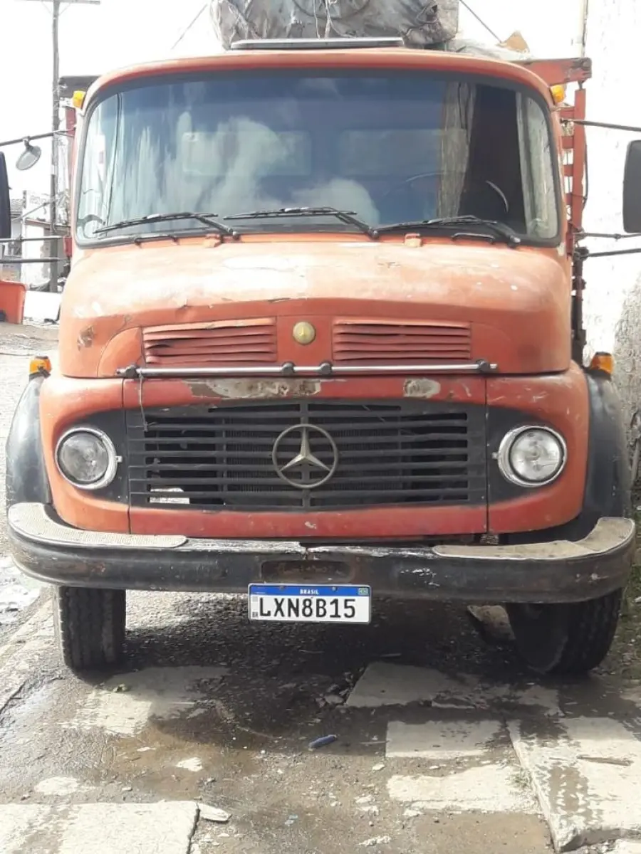 LOTE 002 - Caminhão de carga M. Benz/L 1113, ano 1973 LXN8B15