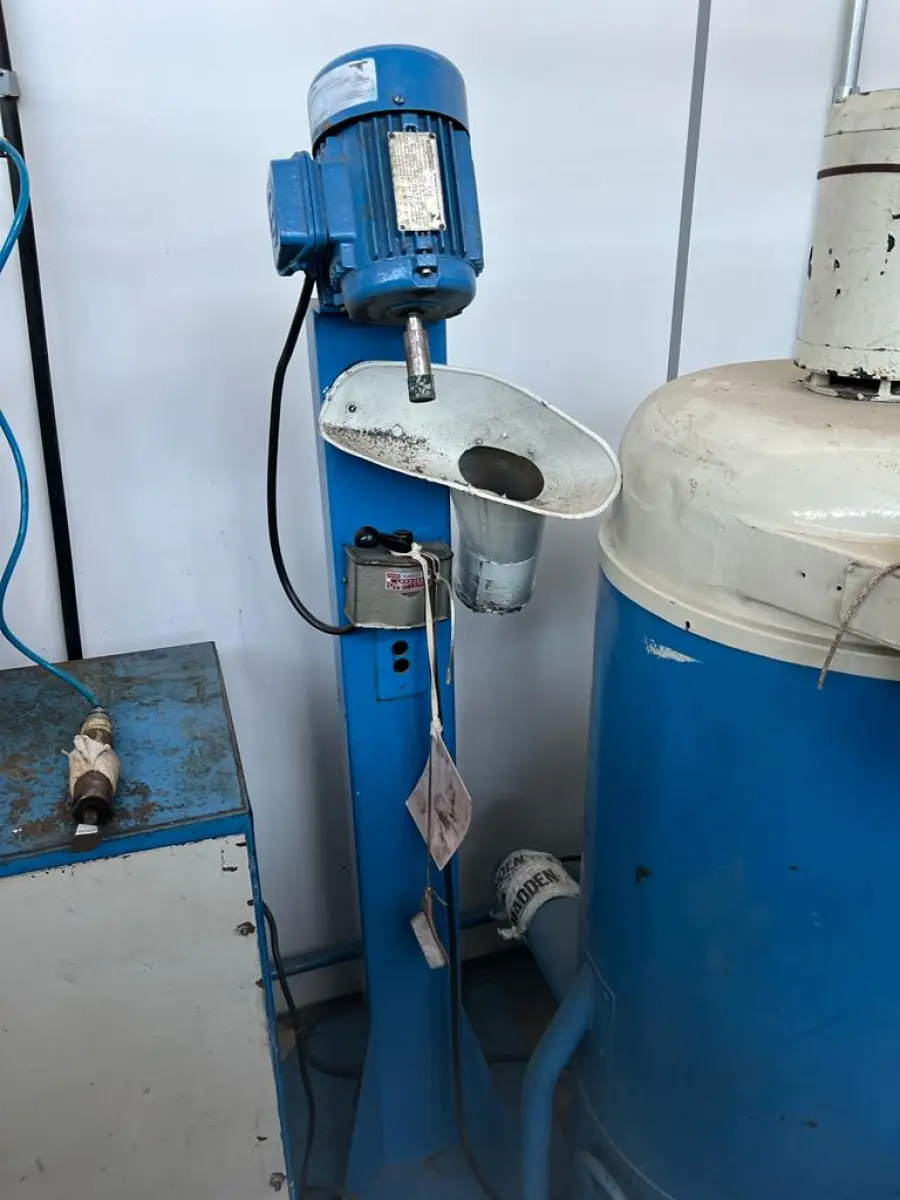 LOTE 121 - lixa boneca