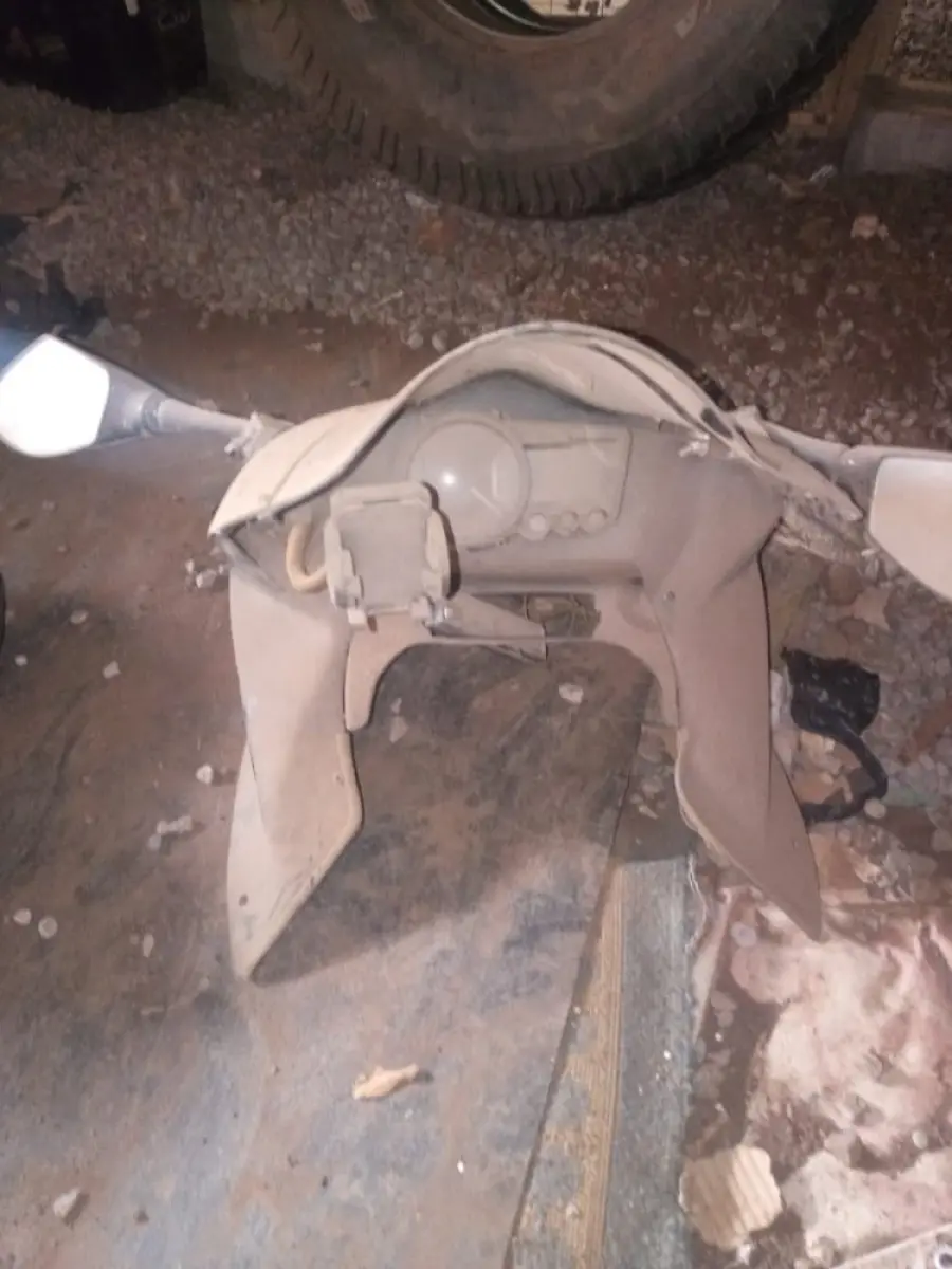 LOTE 000 - SUCATA DE MOTO JTA/SUZUKI