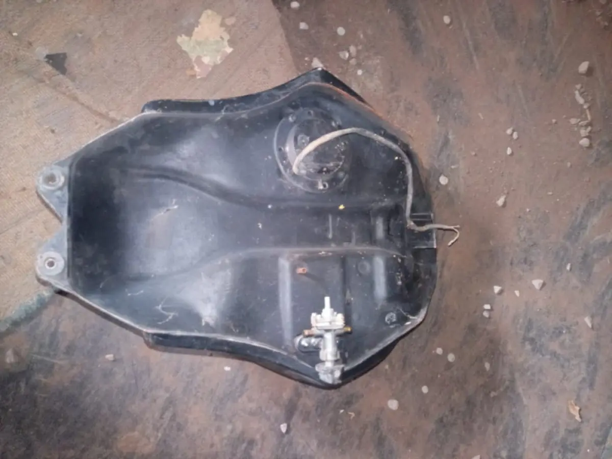 LOTE 000 - SUCATA DE MOTO JTA/SUZUKI