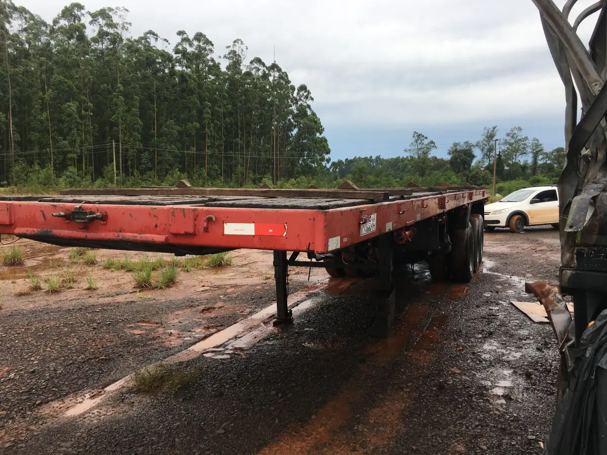 LOTE 000 - CARRETA REB/RODOVIÁRIA