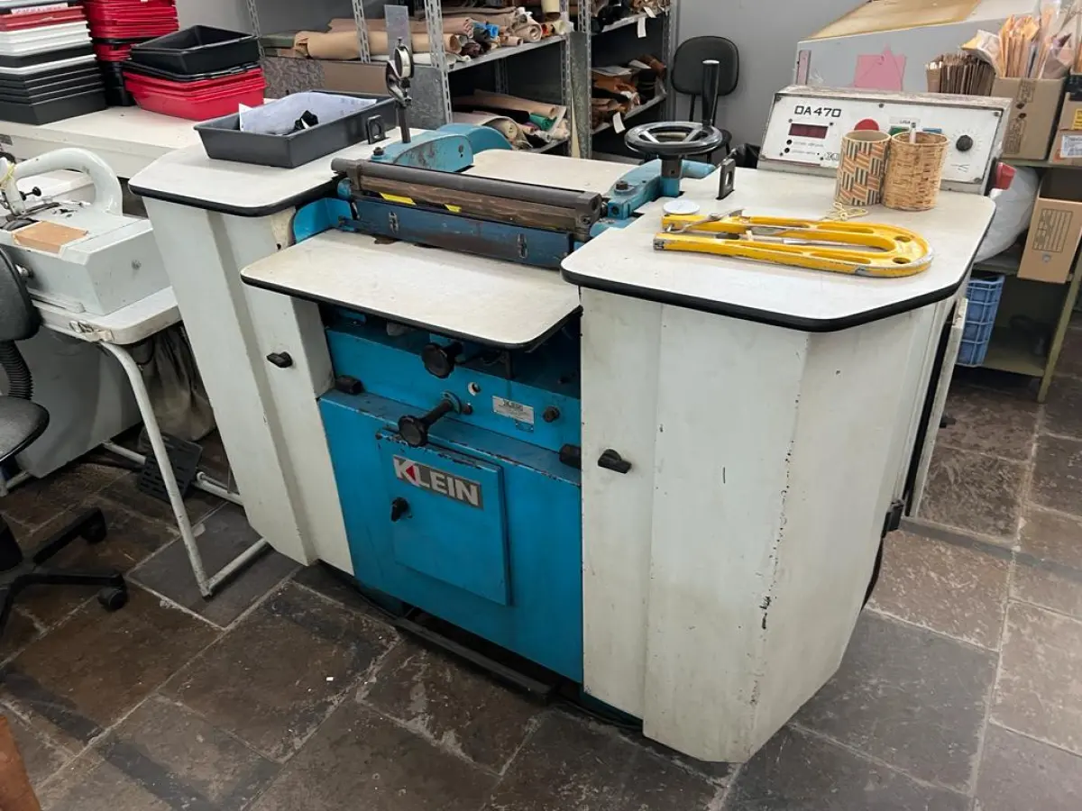 LOTE 108 - maquina de dividir Klein