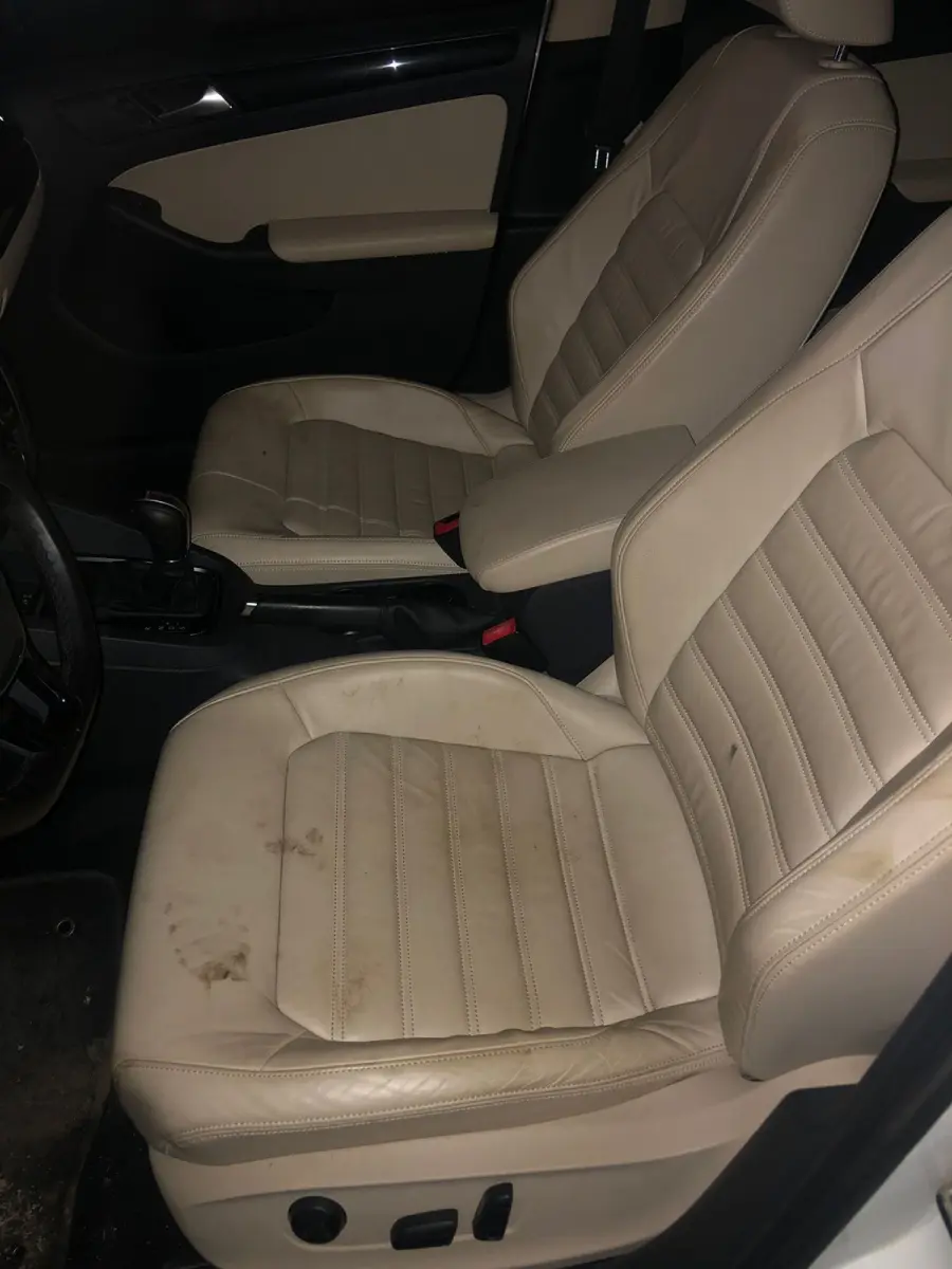 LOTE 001 - Veículo VW Volkswagen Jetta Highline 2.0 TSI 16v 4p Tiptronic, fabricação/modelo 2017/2017 (sem chave)