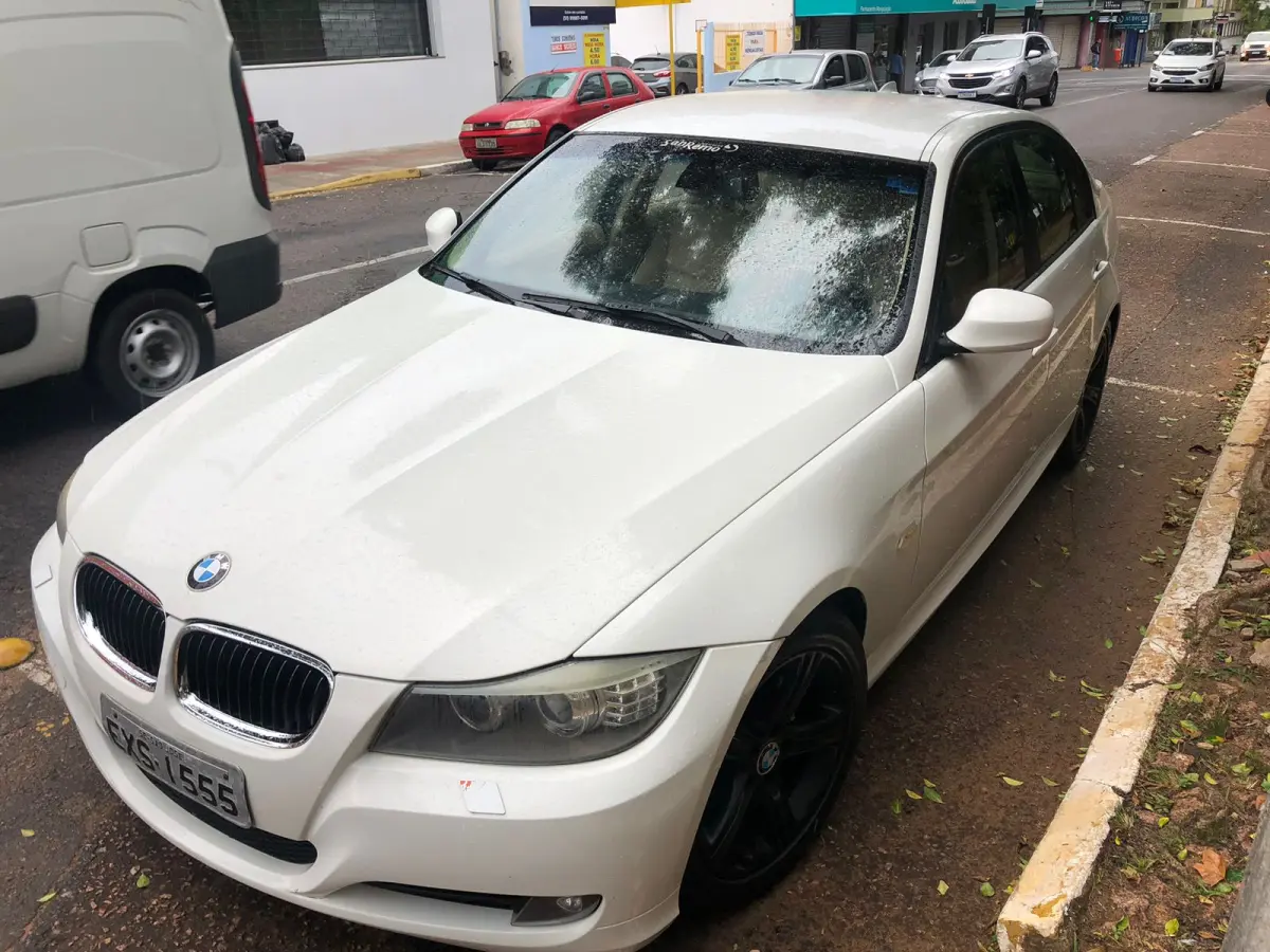 LOTE 000 - VEÍCULO I/BMW 318IA 2.0, 2011/2012