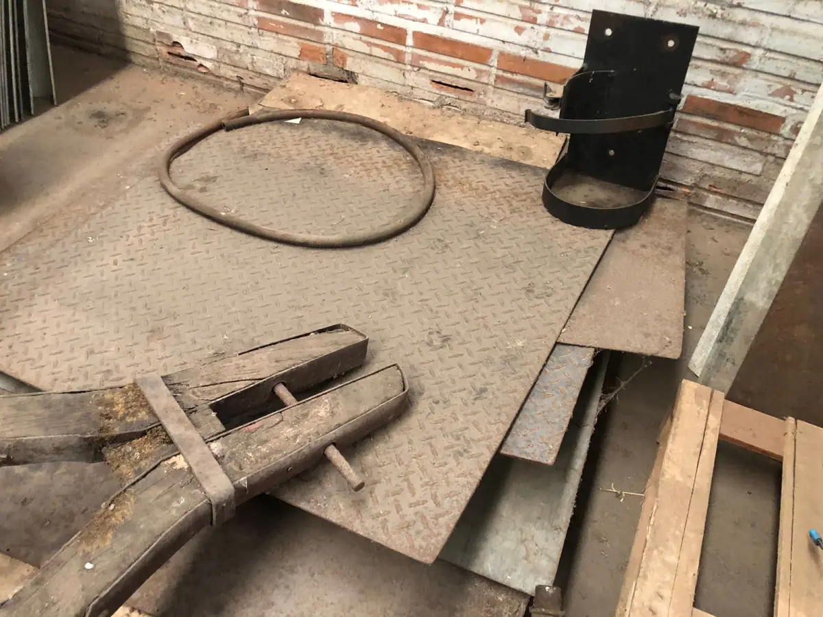 LOTE 009 - LOTE DE CHAPAS DE AÇO