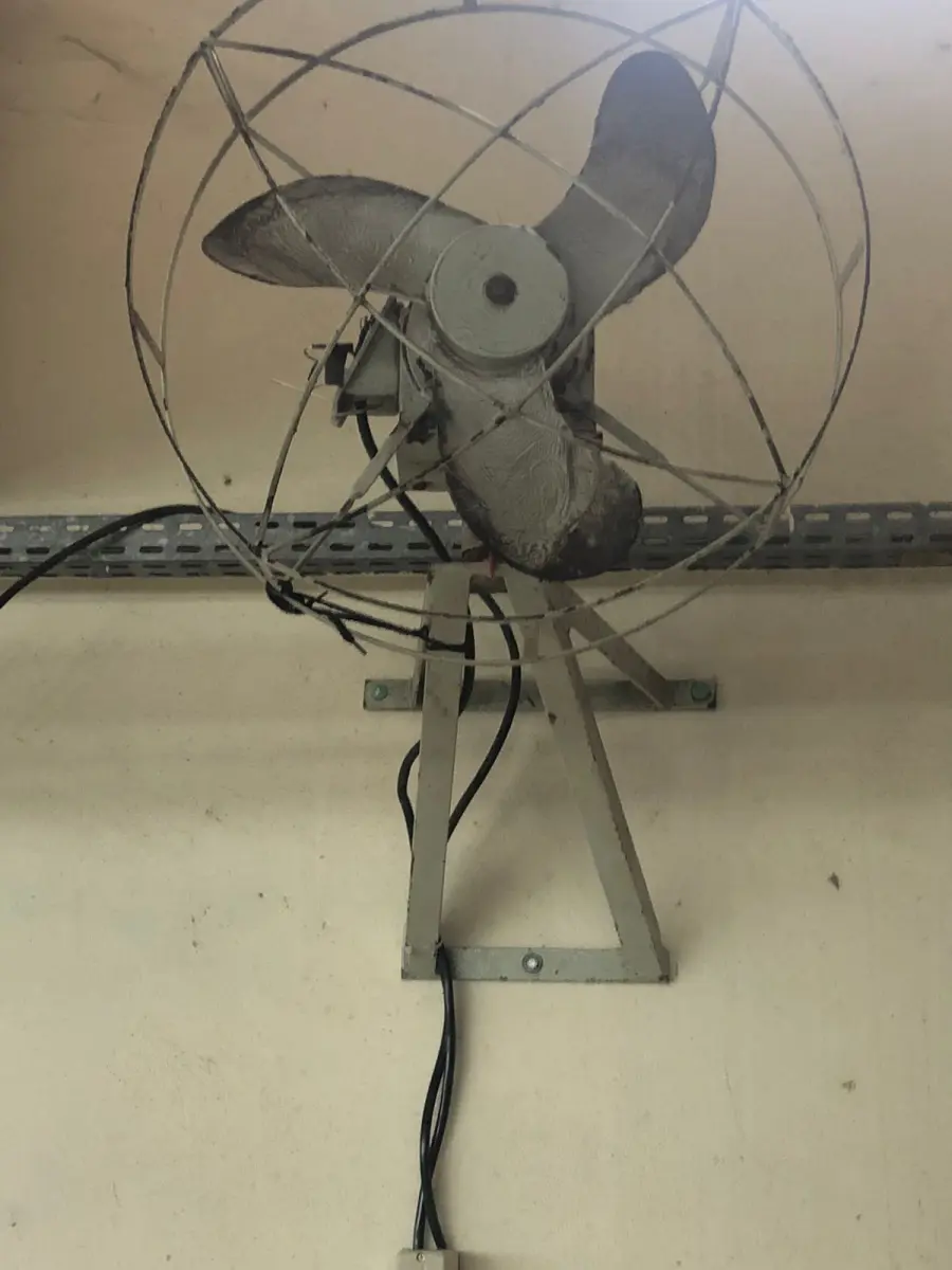 LOTE 079 - lote com 7 ventiladores de parede ind