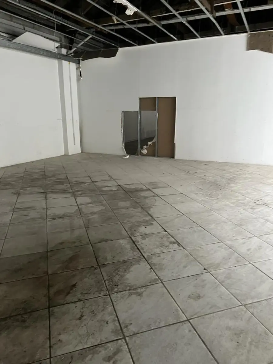 LOTE 001 - GRANDE IMÓVEL NA AV. ASSIS BRASIL 2.430M2 - 2 FRENTES