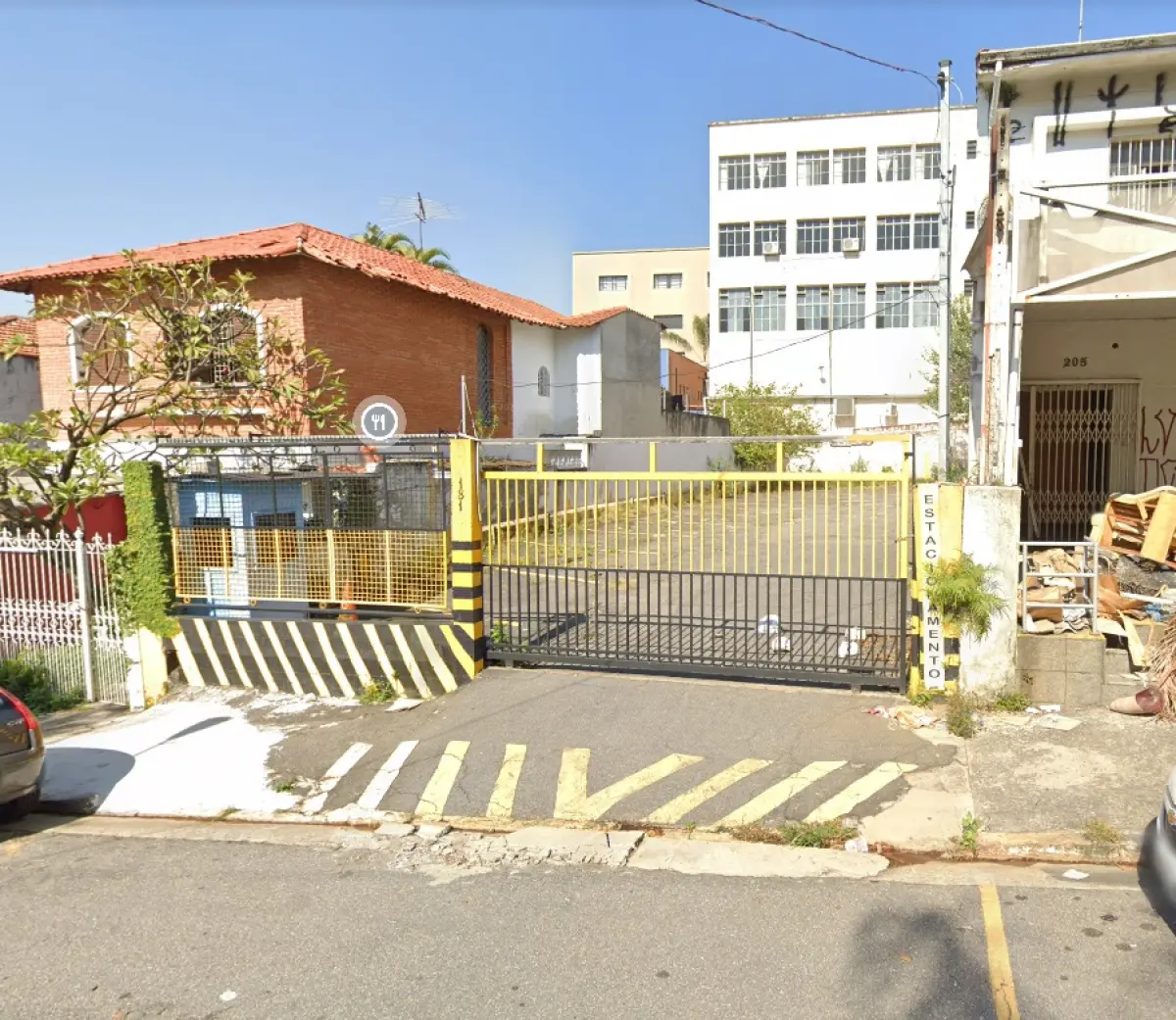 LOTE 002 - SÃO BERNARDO DO CAMPO/SP - Terreno com 314,90m². Amplo terreno usado para estacionamento, composto por 2 matrículas, tendo área total de 314,90m², frente para a Rua Alfeu Tavares, nos. 181 e 189, em São Bernardo do Campo/SP