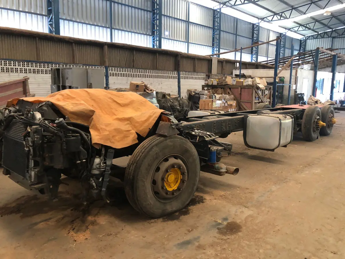 LOTE 019 - CHASSIS TRUCK C/ MOTOR SCANIA Placa ISJ7524