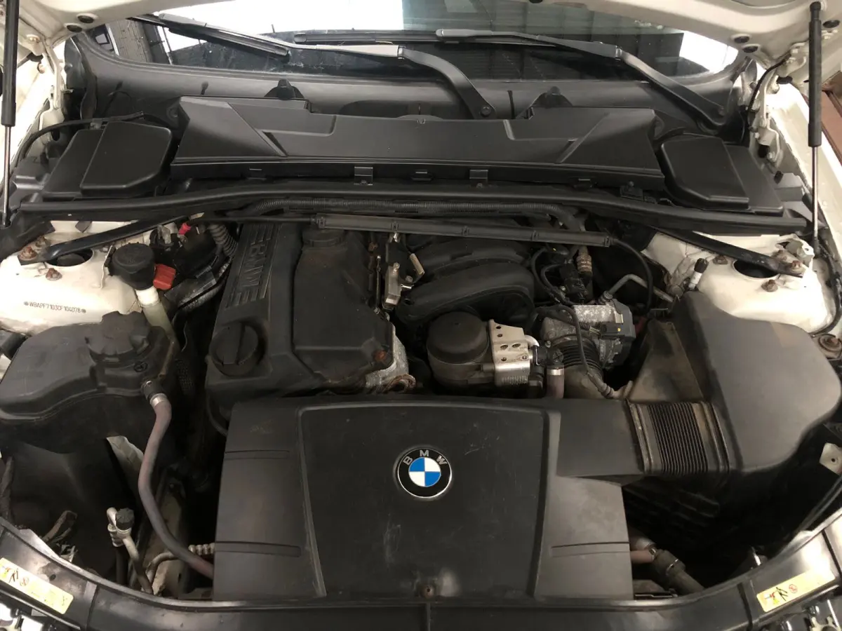 LOTE 000 - VEÍCULO I/BMW 318IA 2.0, 2011/2012