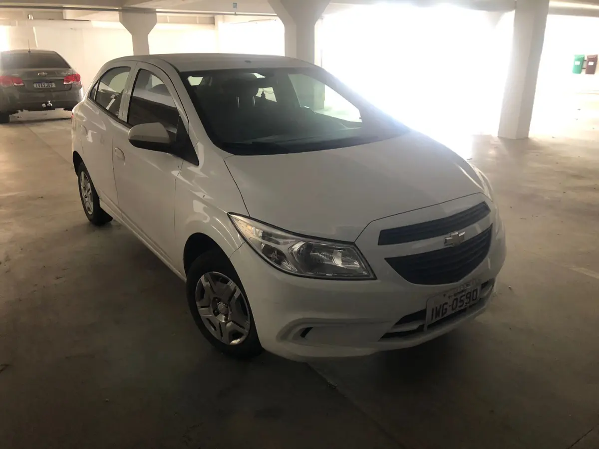 LOTE 001 - Chevrolet Onix 2014/2015 placa IWG 0590 cor branca