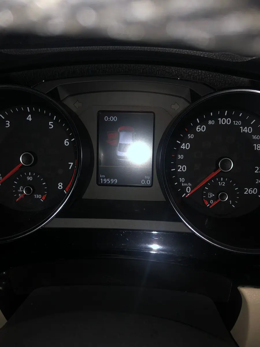 LOTE 001 - Veículo VW Volkswagen Jetta Highline 2.0 TSI 16v 4p Tiptronic, fabricação/modelo 2017/2017 (sem chave)