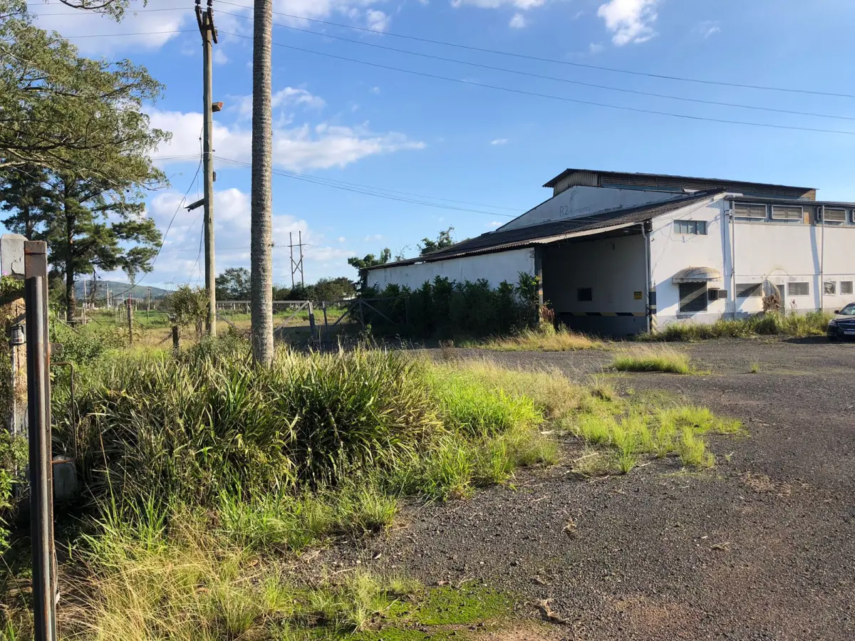 LOTE 001 - 15.000m2 FRENTE BR116 EM GUAIBA - PAVILHÃO E ESTRUTURA PARA  BENEFICIAMENTO DE GRÃOS