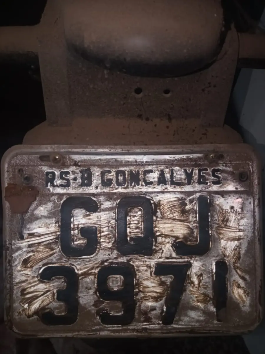 LOTE 000 - SUCATA DE MOTO JTA/SUZUKI