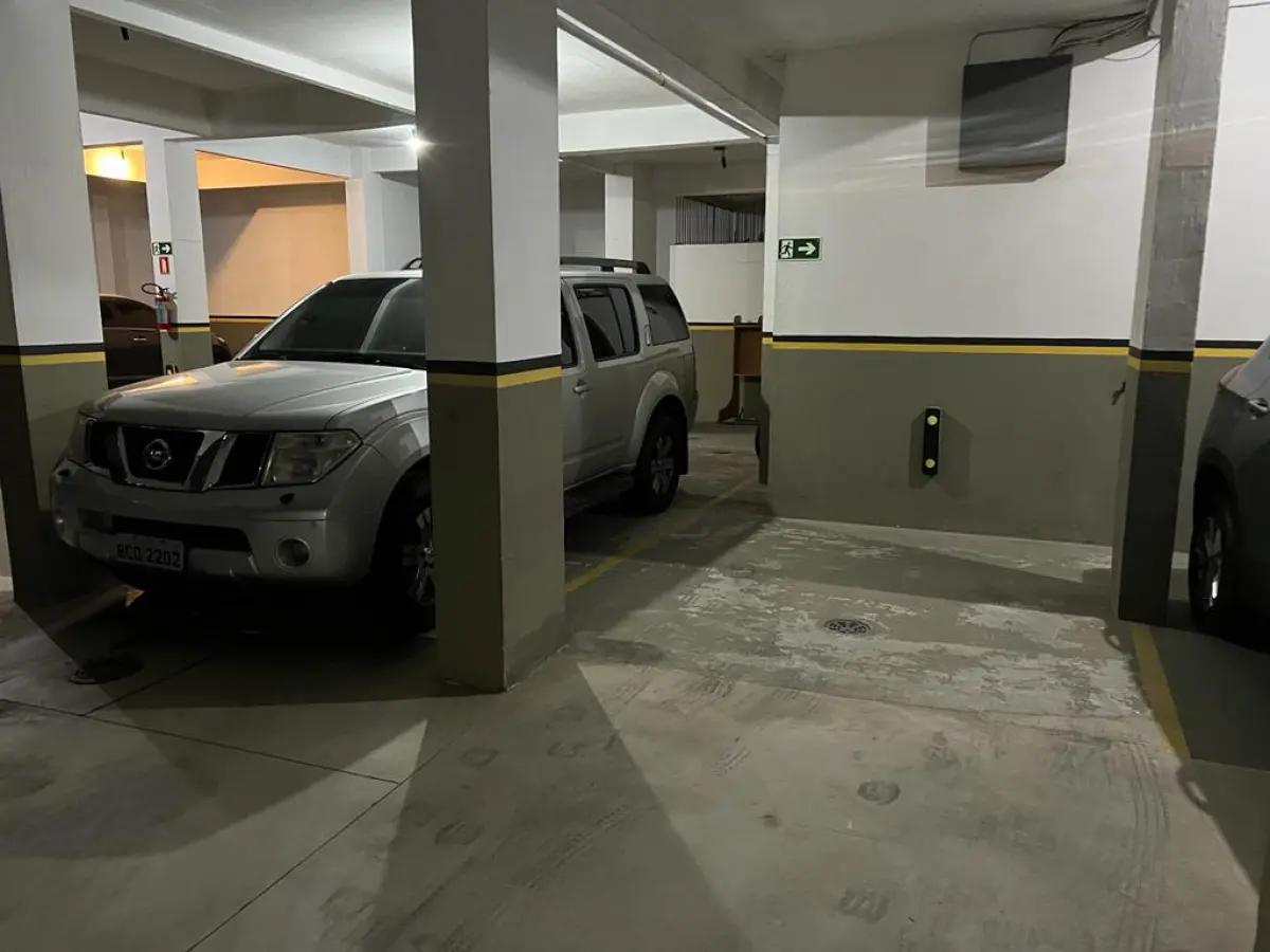 LOTE 000 - APTO. 530m2 COBERTURA E BOXES p/3 CARROS. Recebemos a proposta nas seguintes condições: R$ 790.000,00: Entrada de 25% Saldo em 30 vezes mensais com correção do igpm, Com a condição de haver despacho na homologação de imissão de posse do bem arrematado. Garantia do próprio imóvel no parcelamento conforme o CPC. OBS: ESSE LEILOEIRO VAI ABRIR O LEILÃO COM ESSE PROPOSTA NOTIFICANDO TODOS OS INTERSSADOS LOGADOS, PARA DEPOIS APRESENTAR EM JUIZO O RESULTADO DO LEILÃO