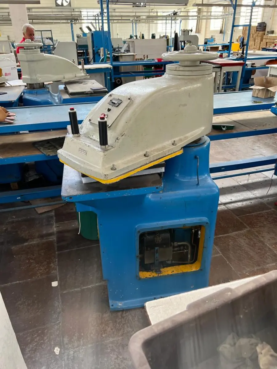 LOTE 001 - LOTE ENGLOBADO DE TODAS AS MAQUINAS DO LEILÃO, ESSE LOTE POSSUI A PREFERENCIA SOBRE OS INDIVIDUAIS (OBS: OS CARROS NAO FAZEM PARTE DESSE LOTE)