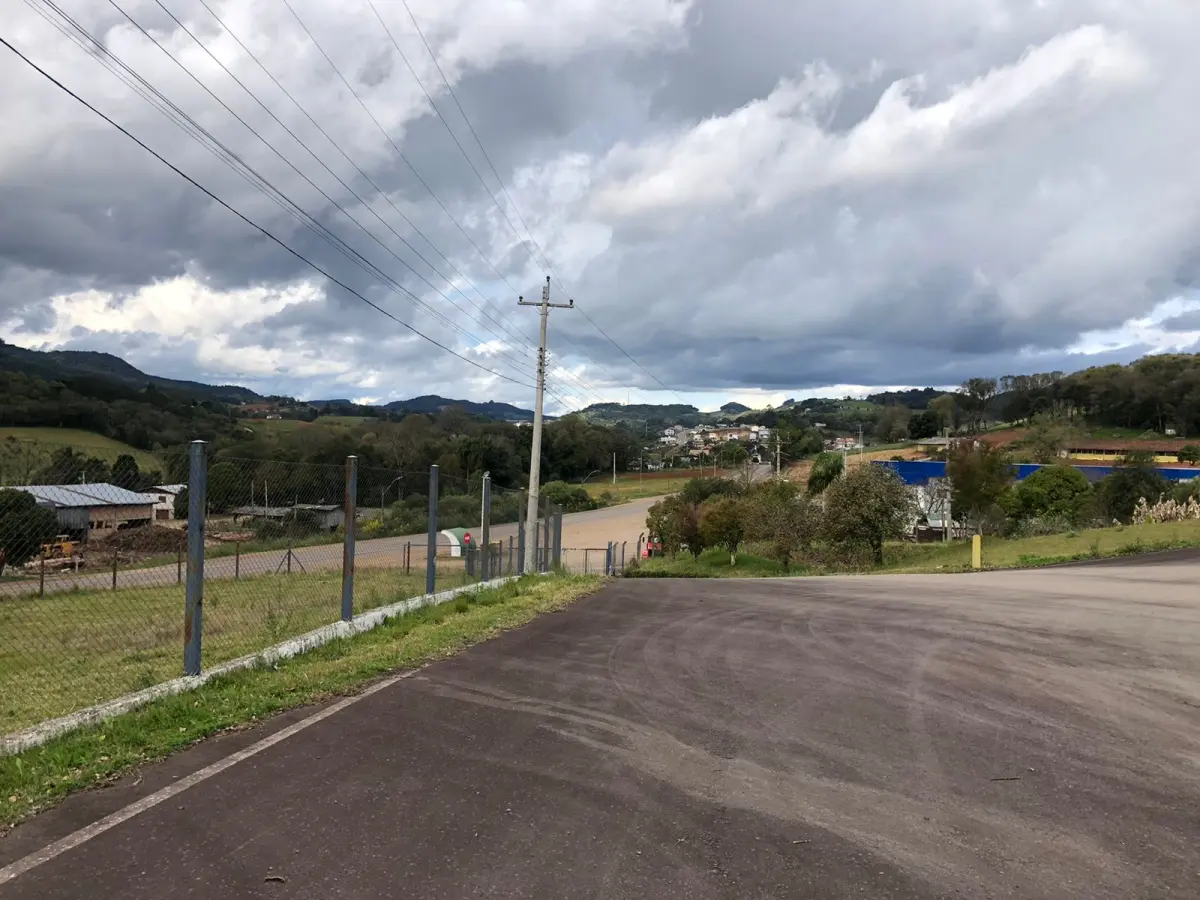 LOTE 000 - Grande Imóvel Urbano na Rod. RS324, KM 28, com área de 50.000m2 localizado na cidade de Nova Araçá