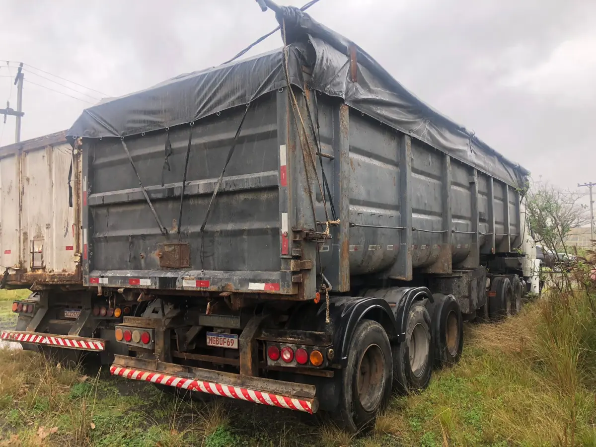 LOTE 005 - SEMI-REBOQUE/LIBRELATO Basculante – 3 eixos, fabricação/modelo 2008/2009