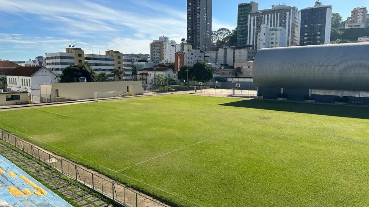 LOTE 001 - GRANDE IMÓVEL 13.044,60M2 COM PRÉDIOS E PISCINA EM BAIRRO NOBRE DE JUIZ DE FORA MG - 3 ESQUINAS