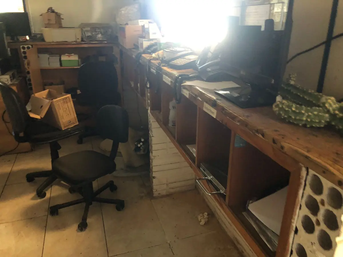 LOTE 028 - 3CADEIRAS C/ RODÍZIO