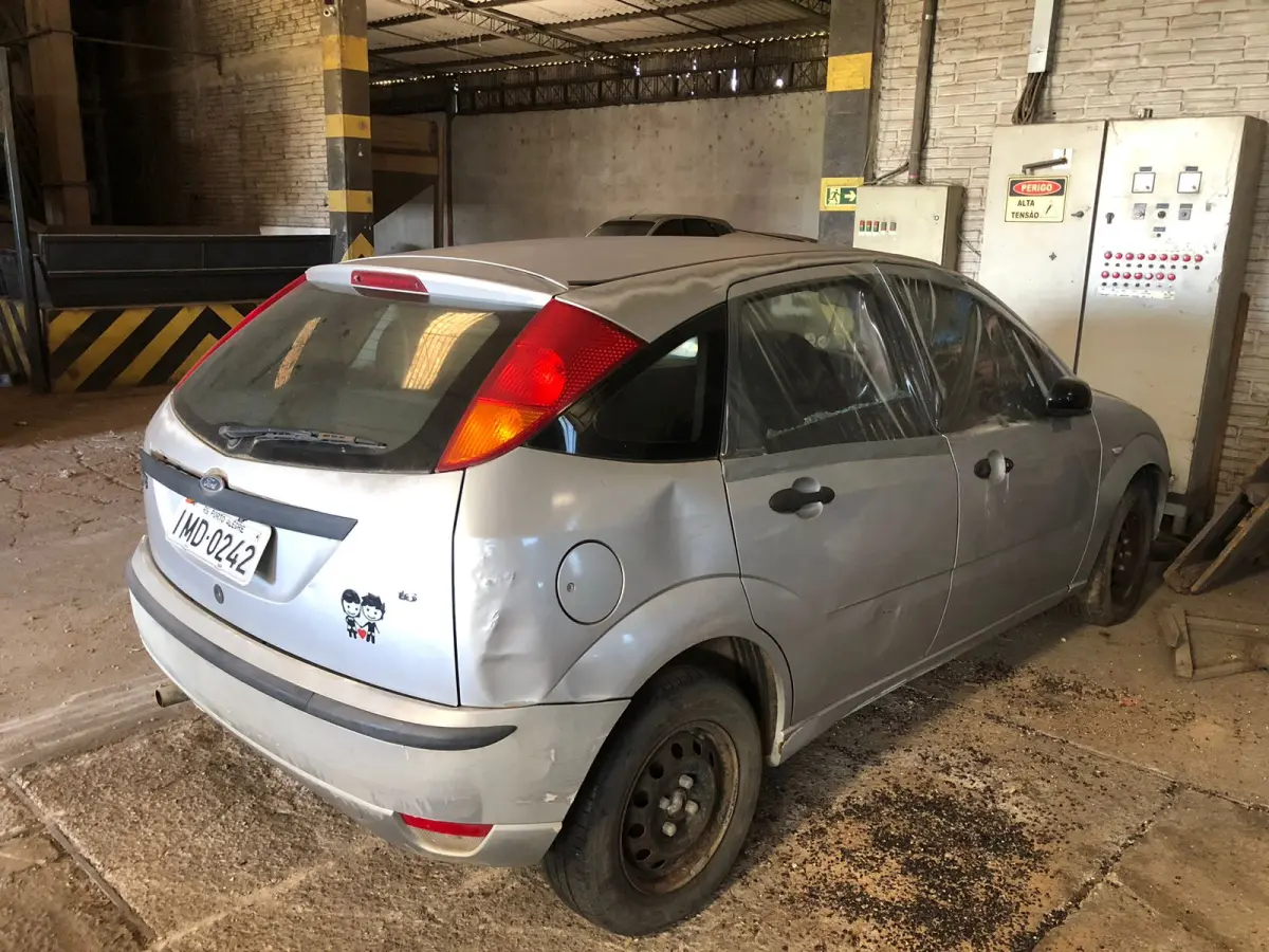 LOTE 001 - O veículo I/Ford Focus 1.6L HÁ
